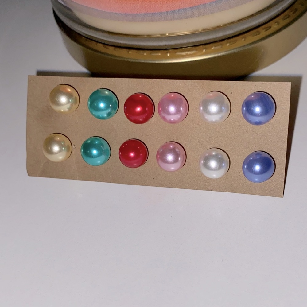6 pair of pastel Pearl earrings